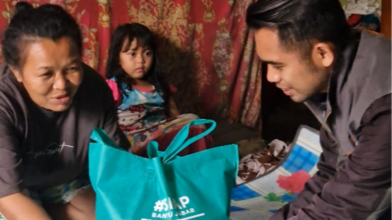 Adik Kakak Yatim Piatu dan Nenek Penenun Keset